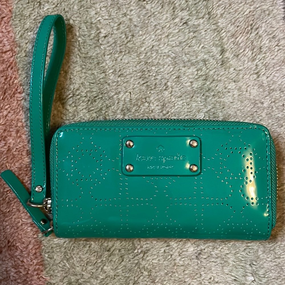 Kate Spade green patent leather wristlet